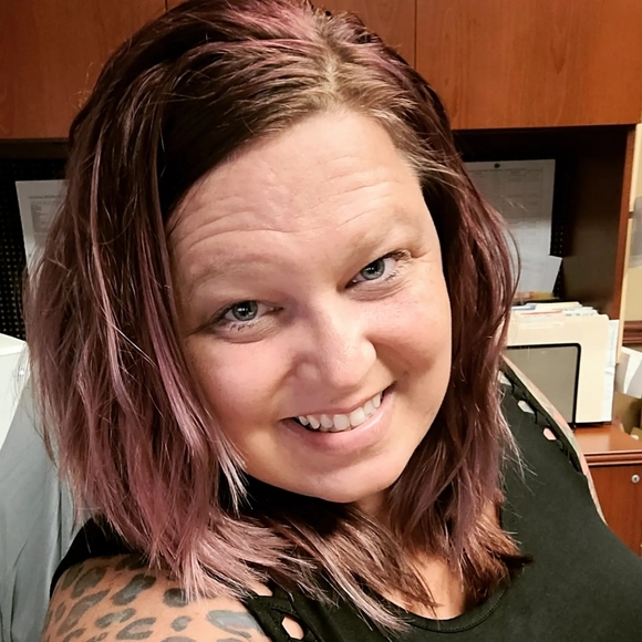 Meet your Posher, Meghan - Picture 2 of 2